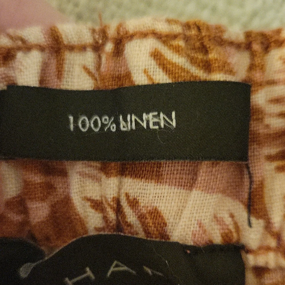 Bahari Linen Shorts with Leaf Pattern - Picture 4 of 7